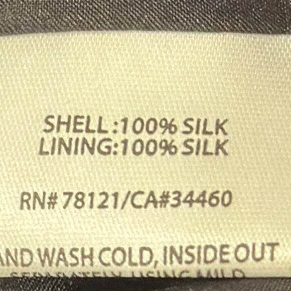 Eileen Fisher stunning beaded silk top with silk lining. - Picture 6 of 8